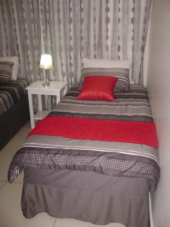 North Beach Durban Apartments Εξωτερικό φωτογραφία